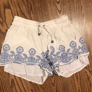 Shorts size S